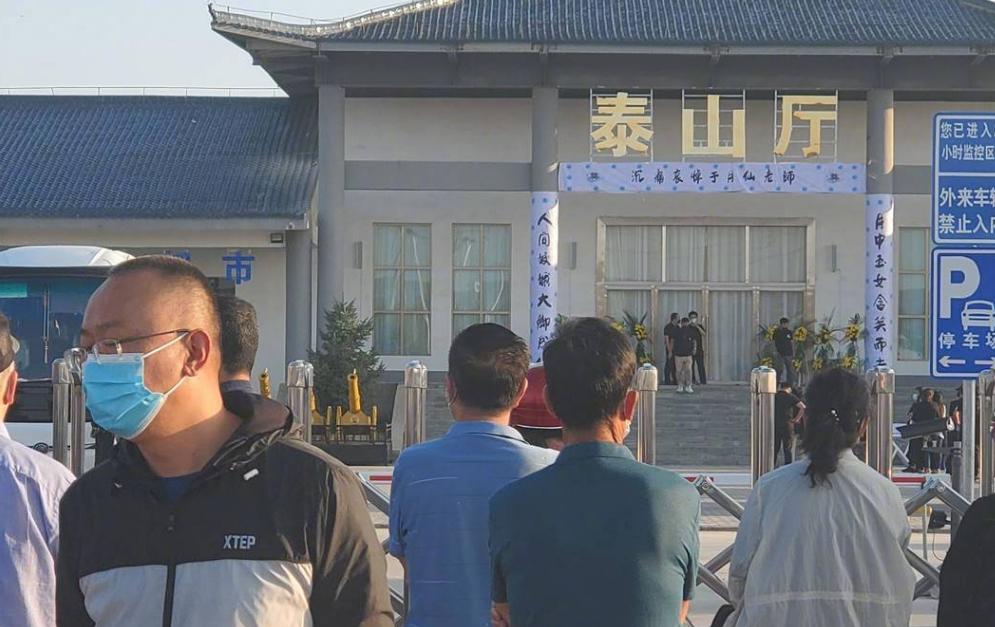 赵本山谈于月仙哭,于月仙走后赵本山痛哭的视频