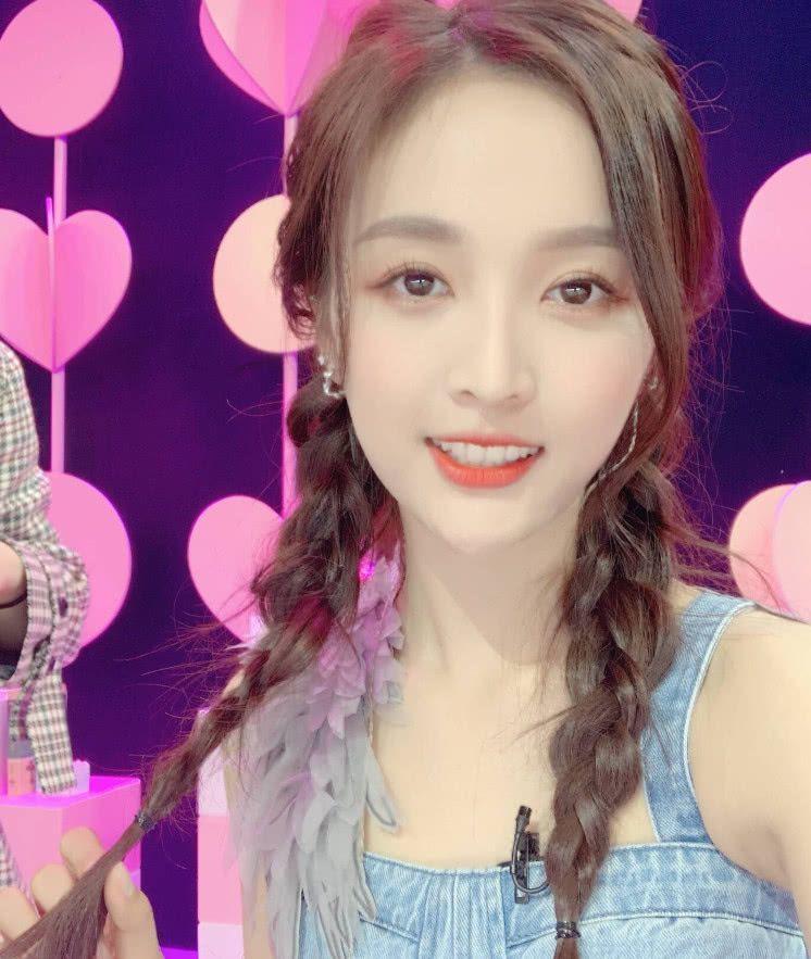 吴宣仪牙龈笑,吴宣仪的笑