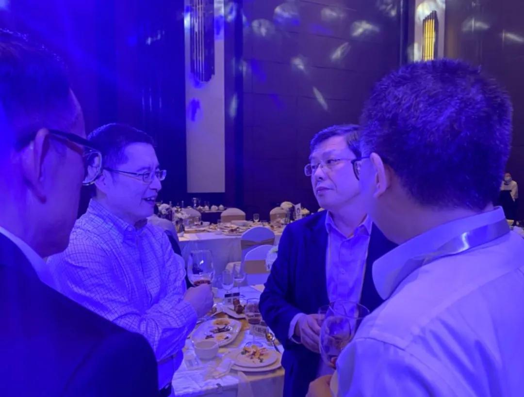 芯片有多紧缺？该上台领奖了，上汽英飞凌老总还忙着打电话调货