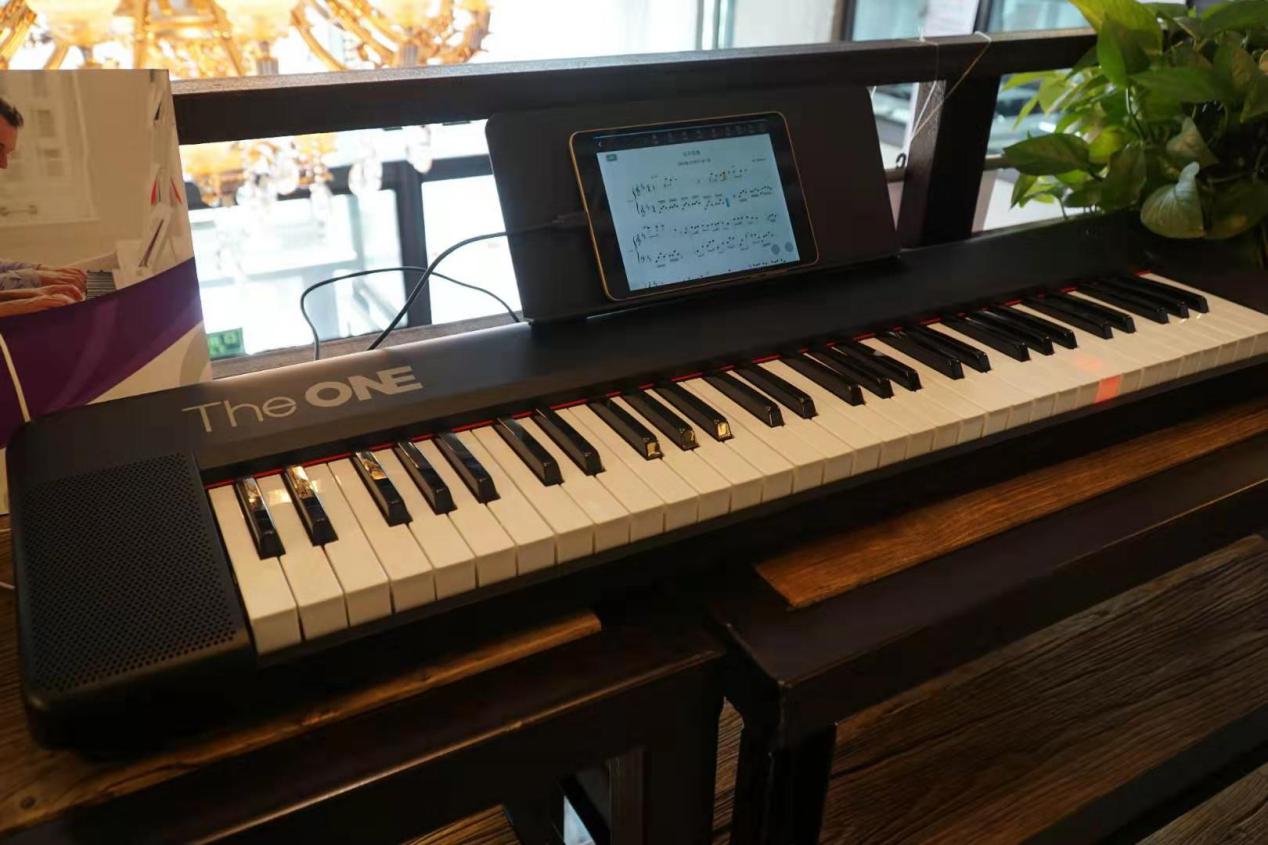 TheONE上手体验：一款能够一起学习的电子琴，时尚轻薄