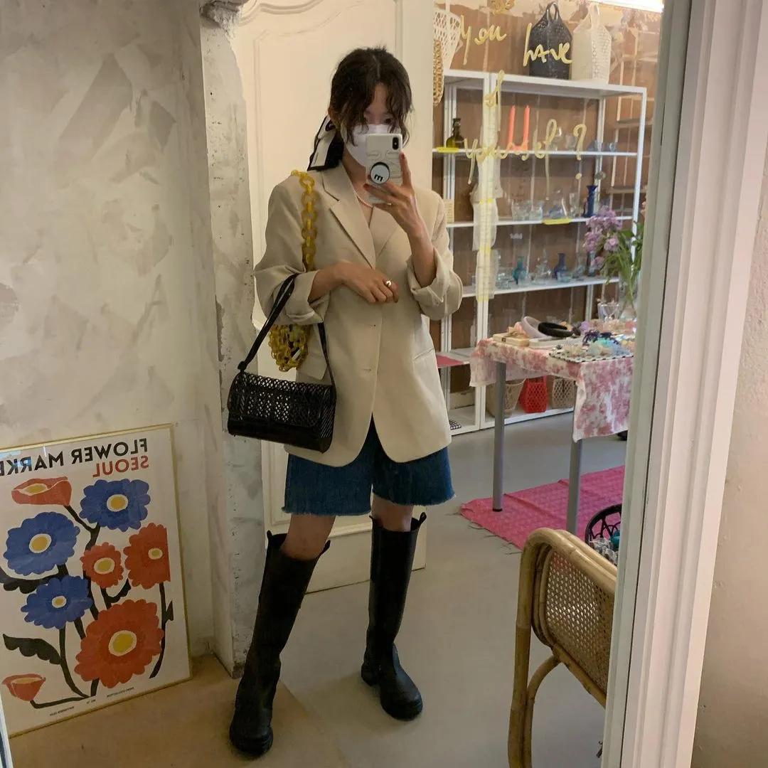 秋天穿jk该怎么搭配裤子,秋天穿裙子腿冷怎么搭配