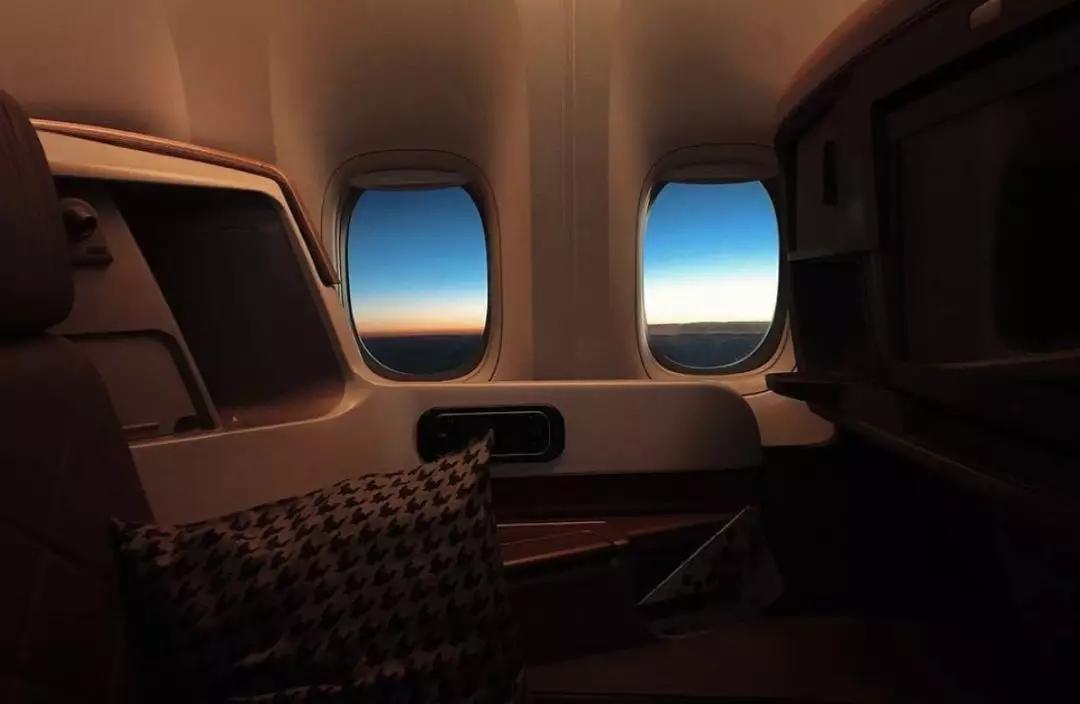 返工季要提防经济舱综合征,防疫期间坐飞机注意事项