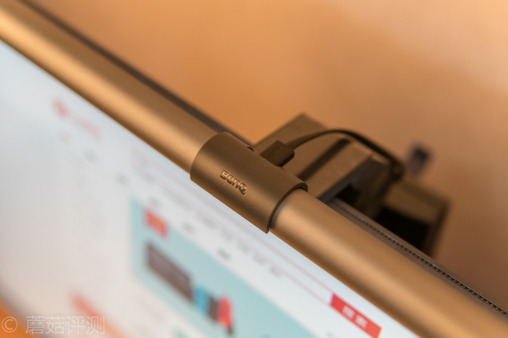 明基screenbar屏幕挂灯效果,明基显示器屏幕挂灯