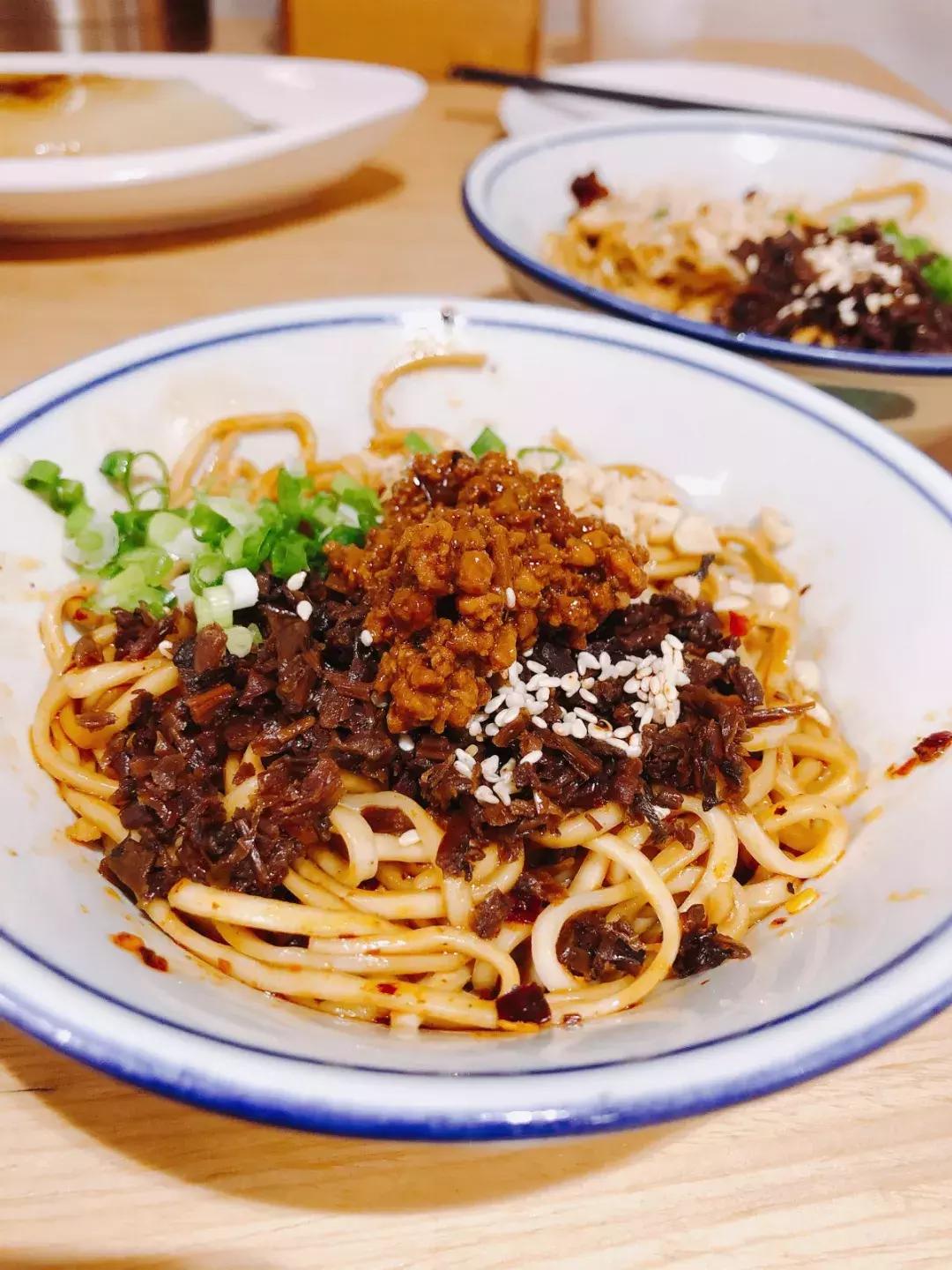 宜宾燃面比重庆小面好吃吗,宜宾最正宗的宜宾燃面