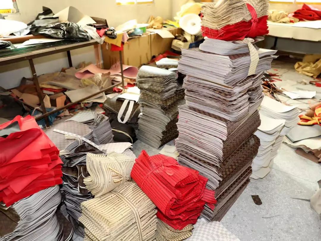 Burberry、LV、贝亲……从奢侈品到婴儿用品,这些制假售假团伙都被上海警方摧毁了