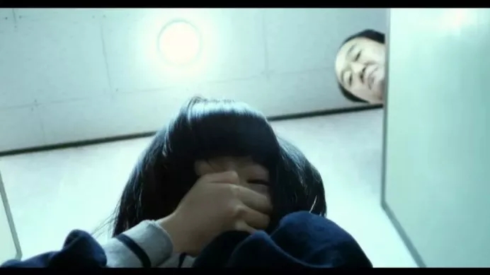 14岁女生遭性侵后自杀,19岁女孩被性侵跳楼事件