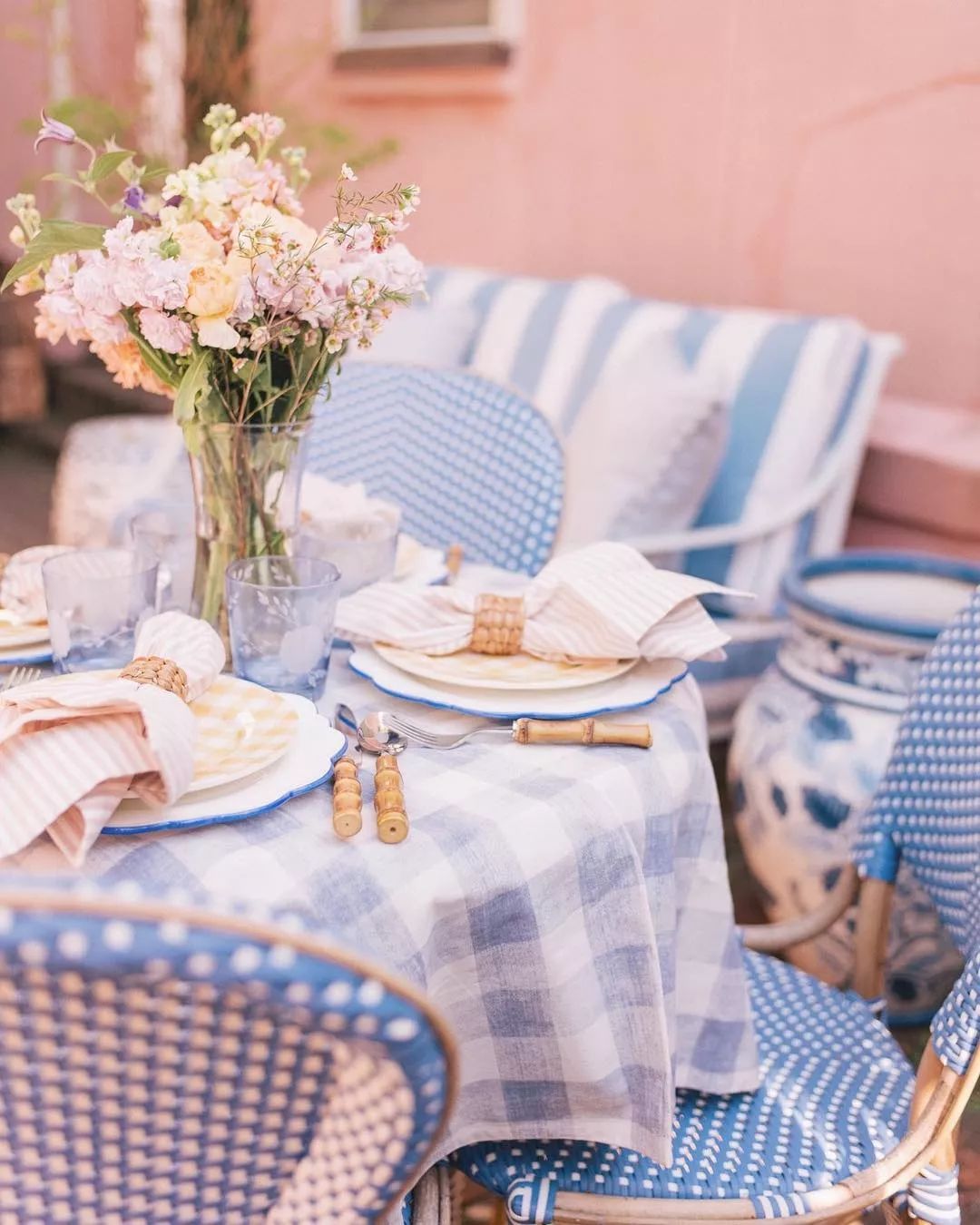 夏季穿亚麻的衣服好还是纯棉的好,亚麻面料夏天穿真的特别舒适透气
