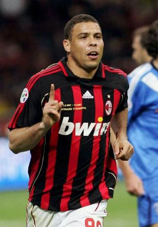 天下足球十大催泪解说罗纳尔多,天下足球十大催泪旁白卡卡