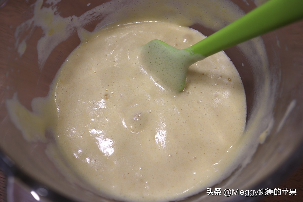 怎么用牛奶不用面粉做蛋糕最简单,五分钟懒人做蛋糕不用牛奶面粉