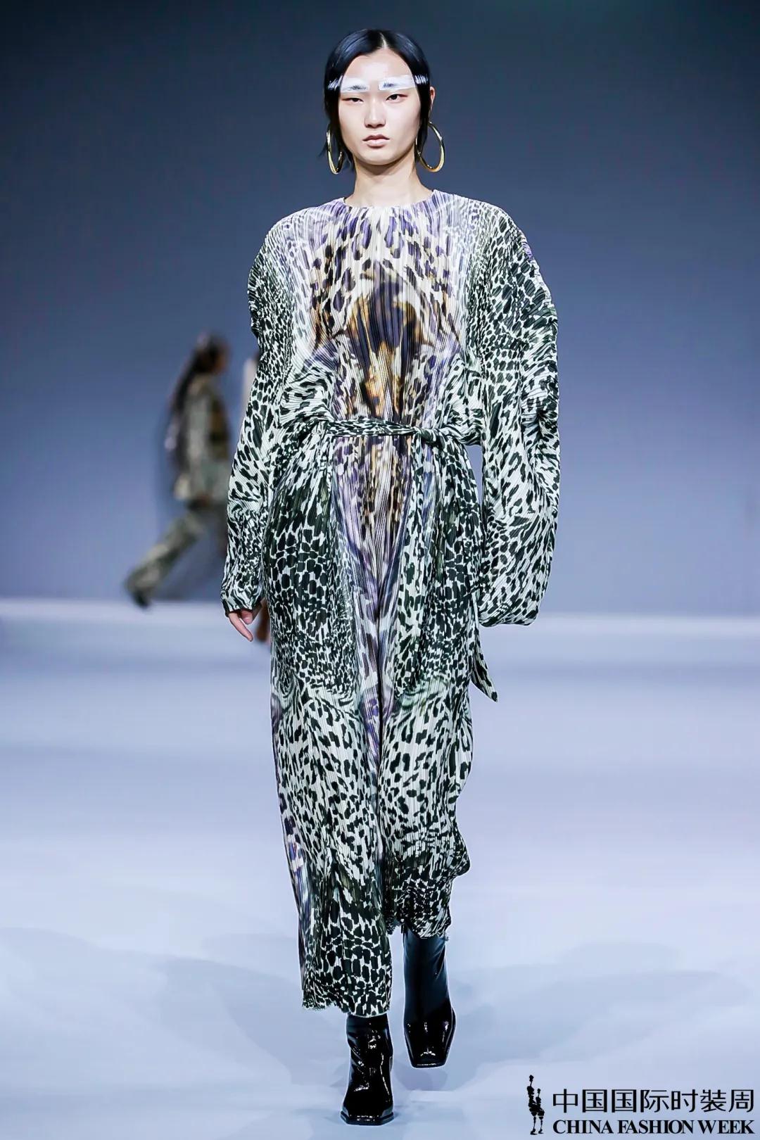 小众设计师秀场,时尚秀场精致的设计