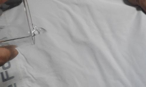 冲锋衣三合一discovery,贝爷穿的户外冲锋衣什么品牌