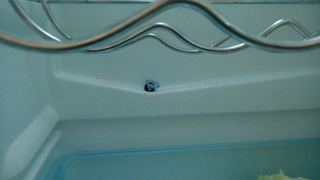 冰箱冷藏室有水是什么原因？怎么处理？别急！判断这4种积水情况