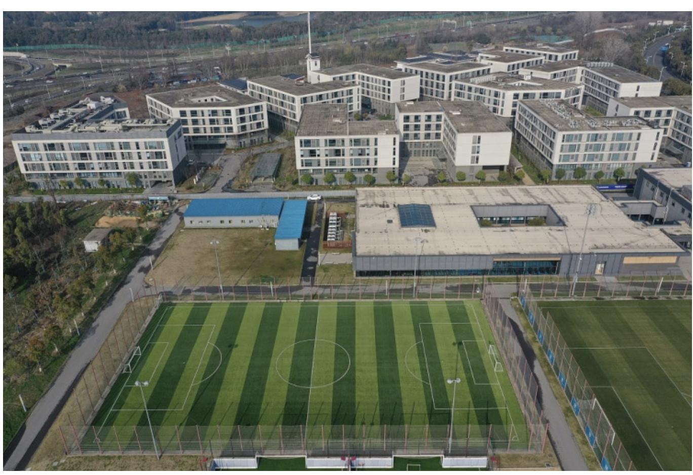 唏嘘！苏宁110亩训练基地人去楼空，一队或接过江苏足球大旗