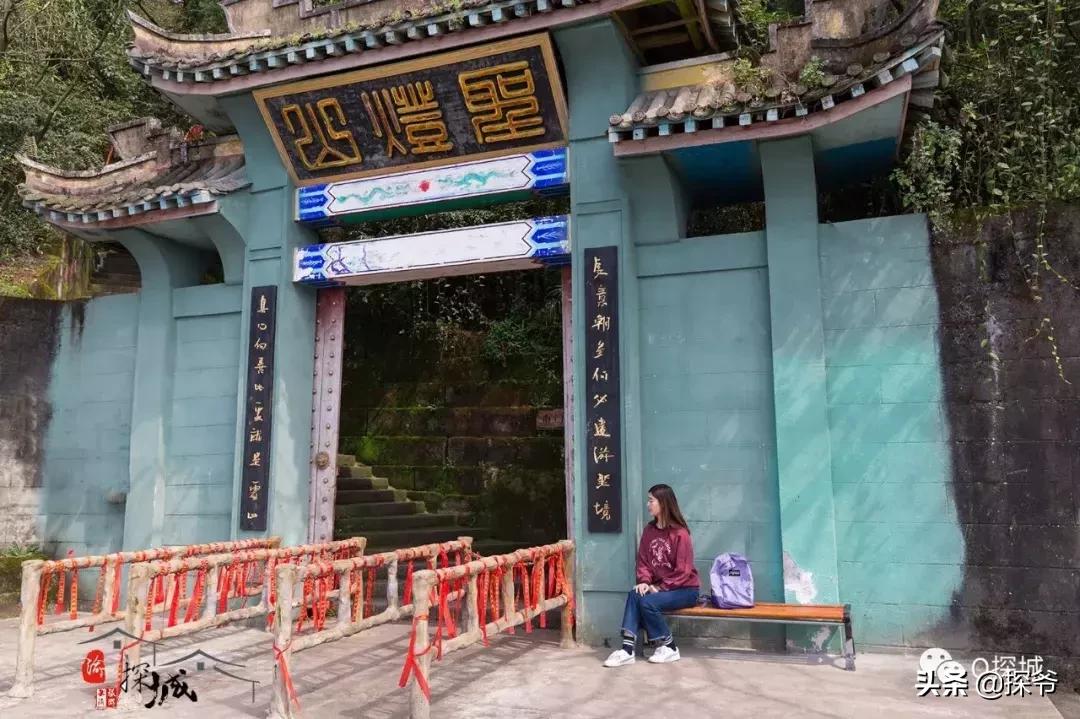 重庆爬山推荐险峻,重庆峭壁悬崖景区