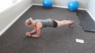 深蹲总是踮脚,深蹲老是拱腰