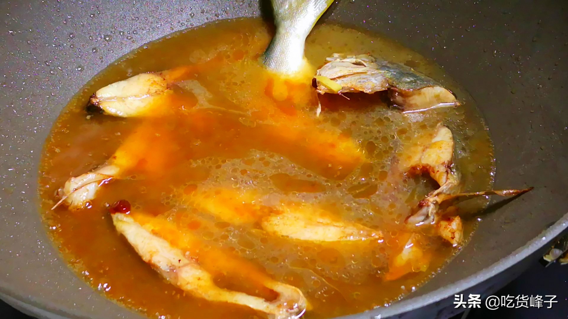 冷天我就爱做这鱼，刺少肉嫩营养高，热热乎乎炖一锅，冬天吃最香