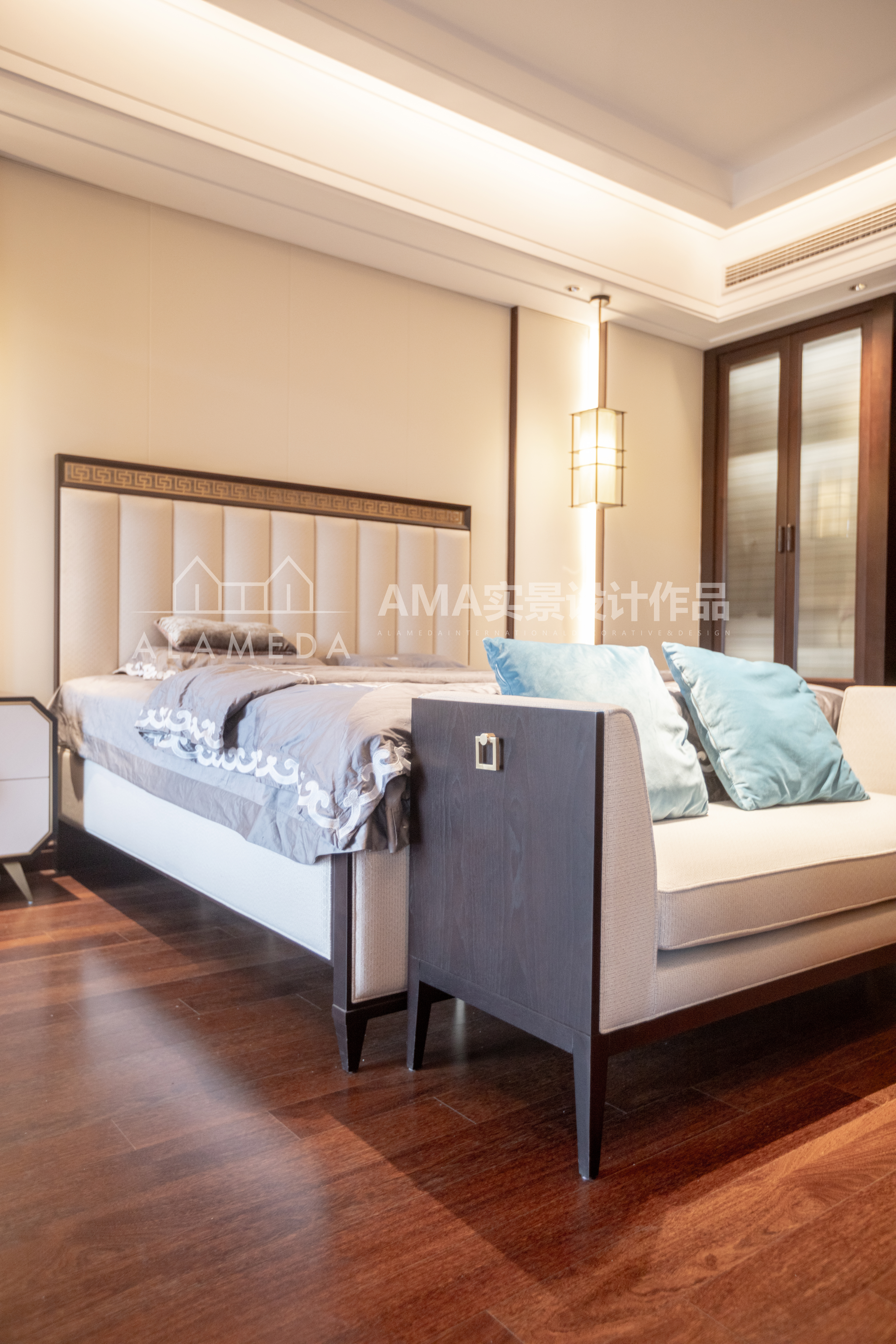 140平叠墅现代轻奢装修风格,南山区别墅现代简约装修设计