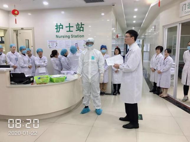 番禺｜谢谢你们，为桥南街坊“拼过命”！医师节快乐