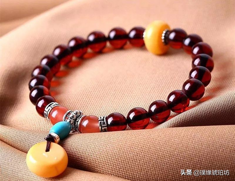 高品质的琥珀蜜蜡有哪些,常见的蜜蜡珠宝有哪些