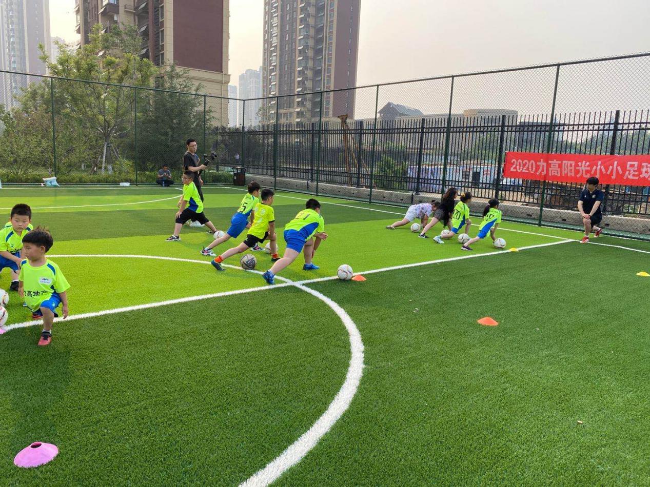 小小少年足球队,小小少年足球