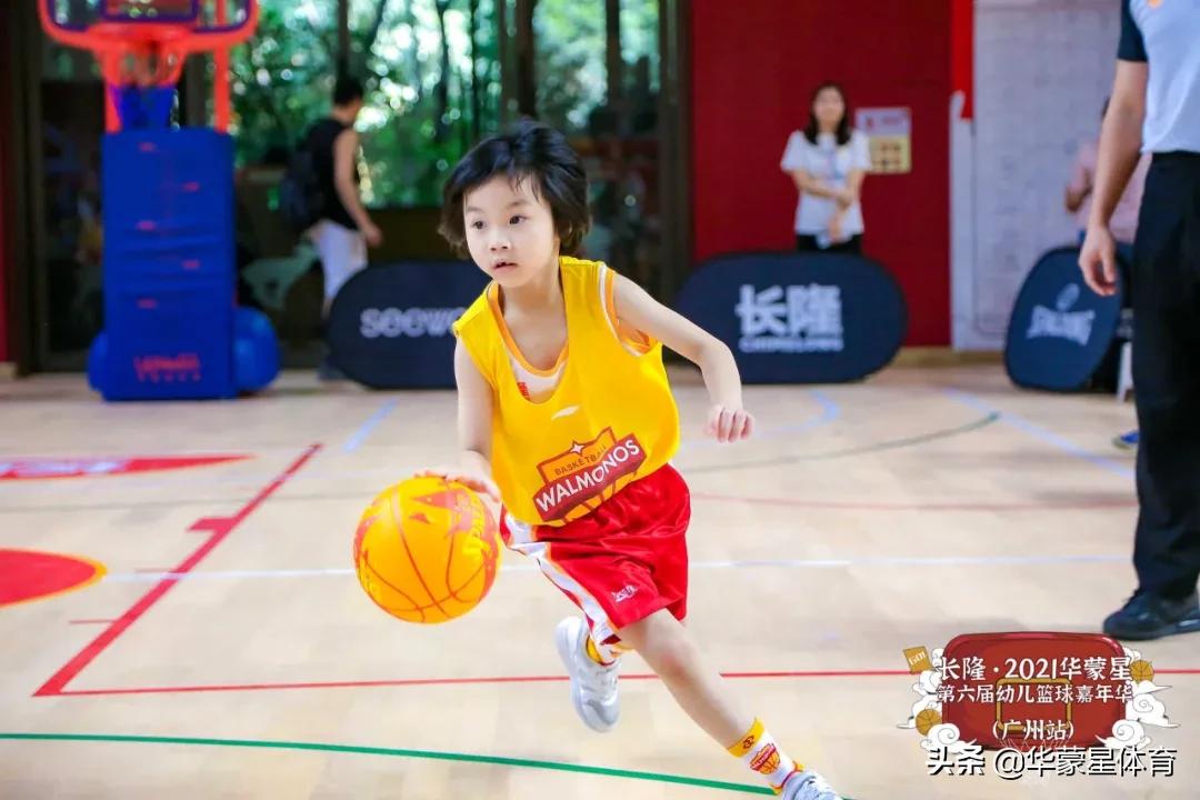 6岁女孩打篮球惊艳全场外网评论,6岁女孩篮球赛场上惊艳全场