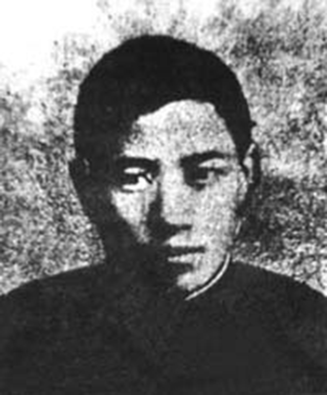 与家仆私定终身,无奈一腔痴情错负良人;她怀孕被抛弃,孤独离世