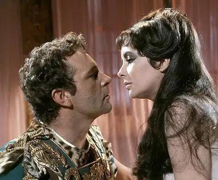 埃及艳后怀过凯撒的孩子,埃及艳后凭什么征服凯撒