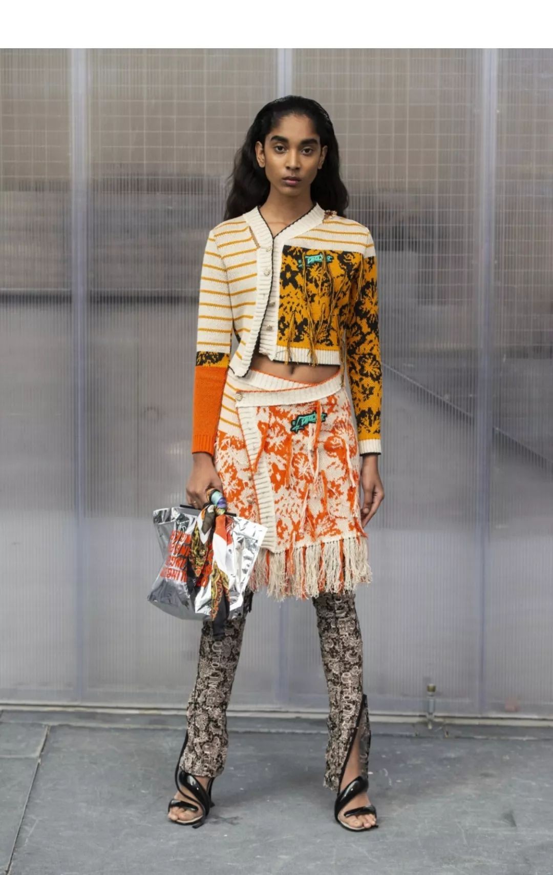 小心机简约设计风格,设计感小心机不规则假两件