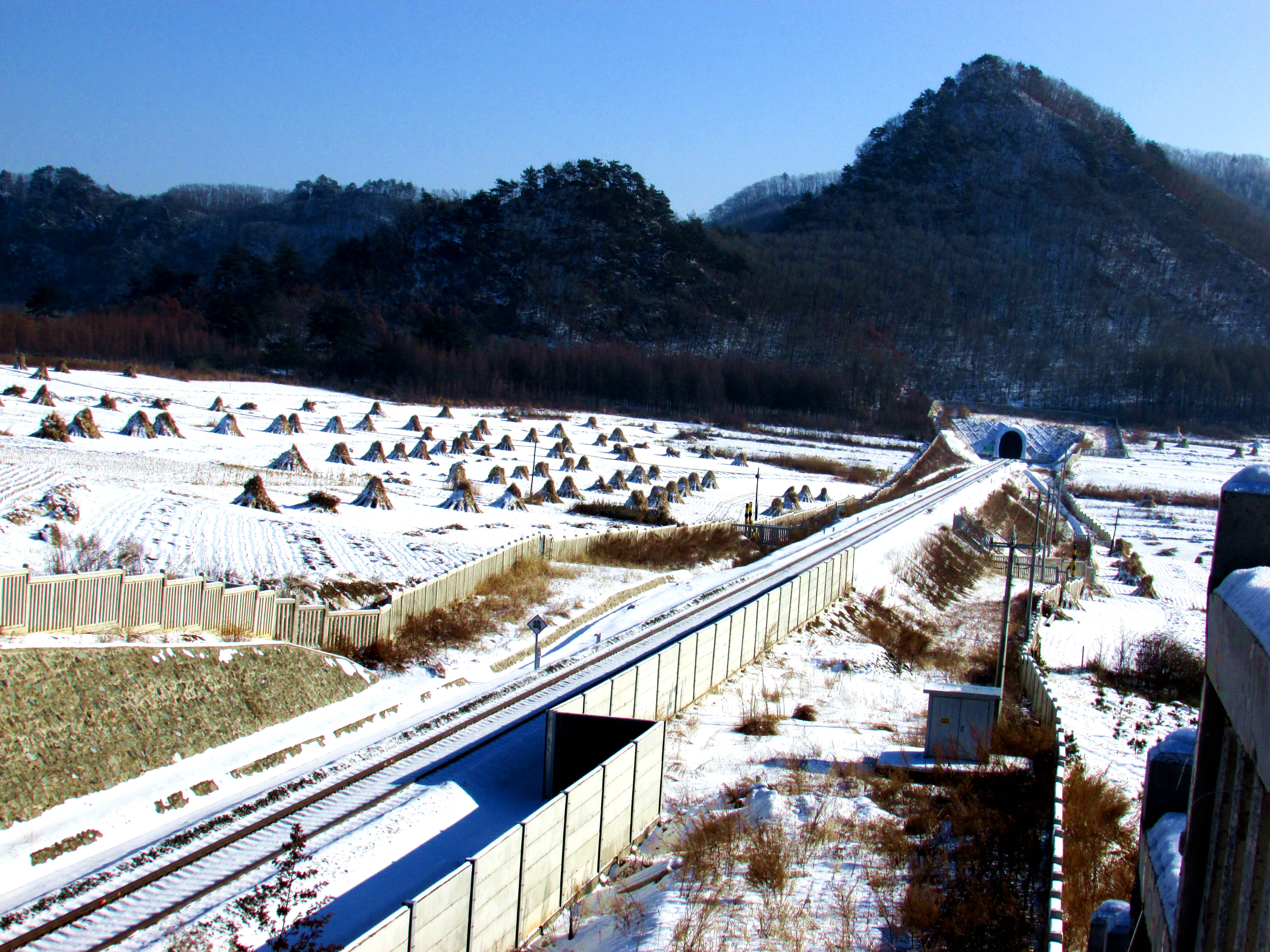 本溪湖里村冬季景色,本溪湖里村景色视频