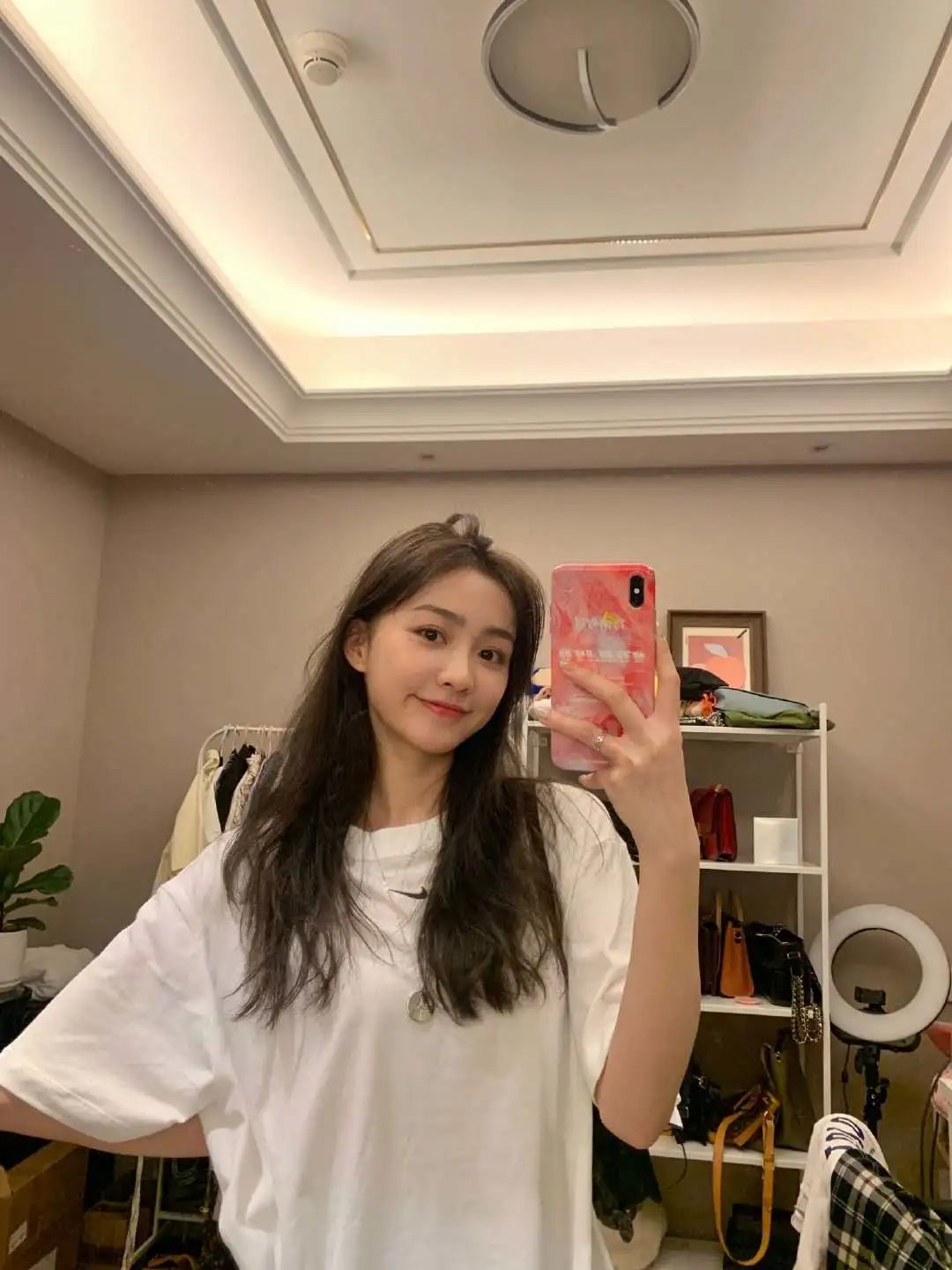 明明长得很好看为什么不上镜,为什么自己明明不丑拍照不好看