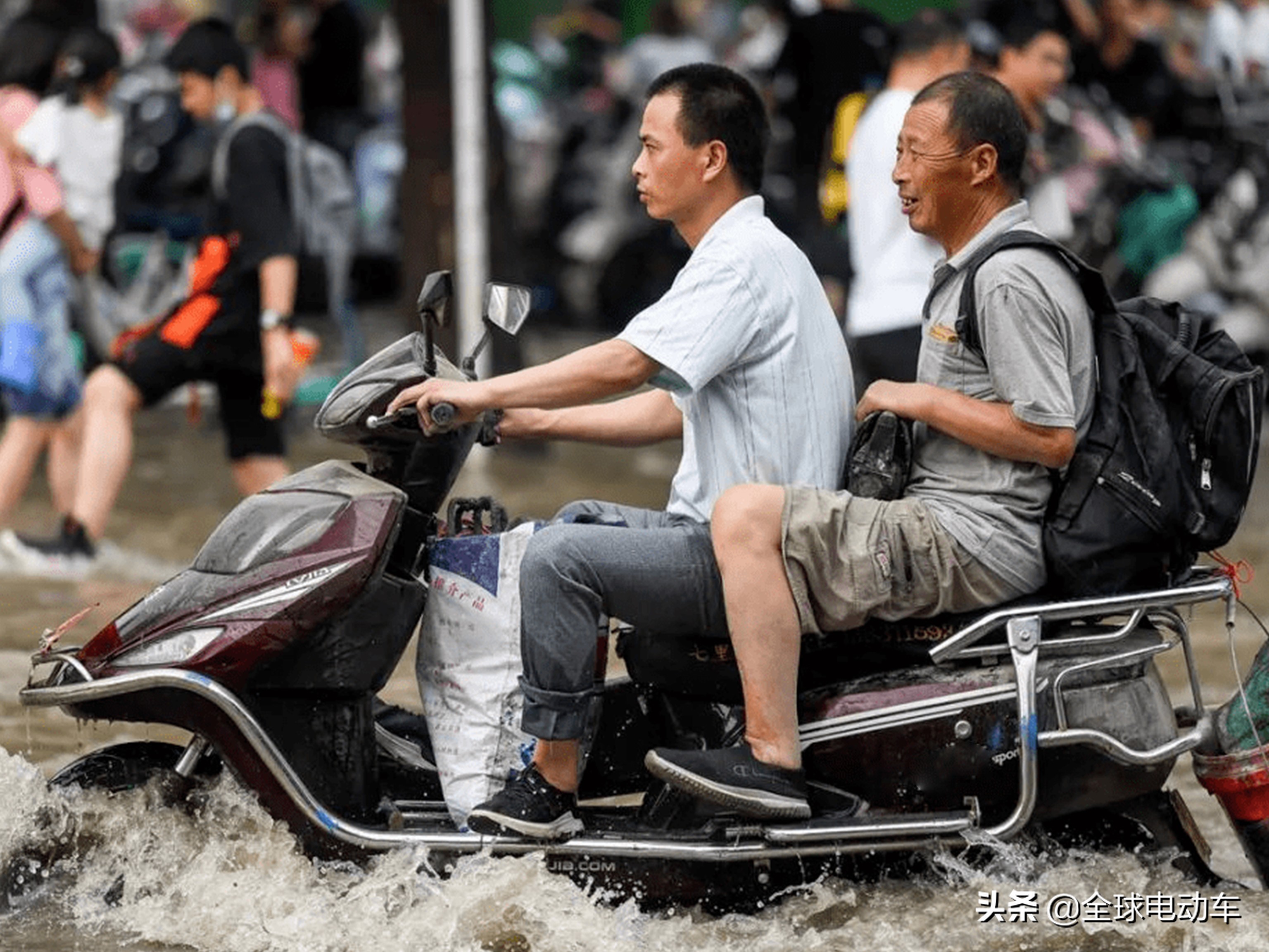 电动车进水后怎么处理,电动车进水被水淹了怎么办