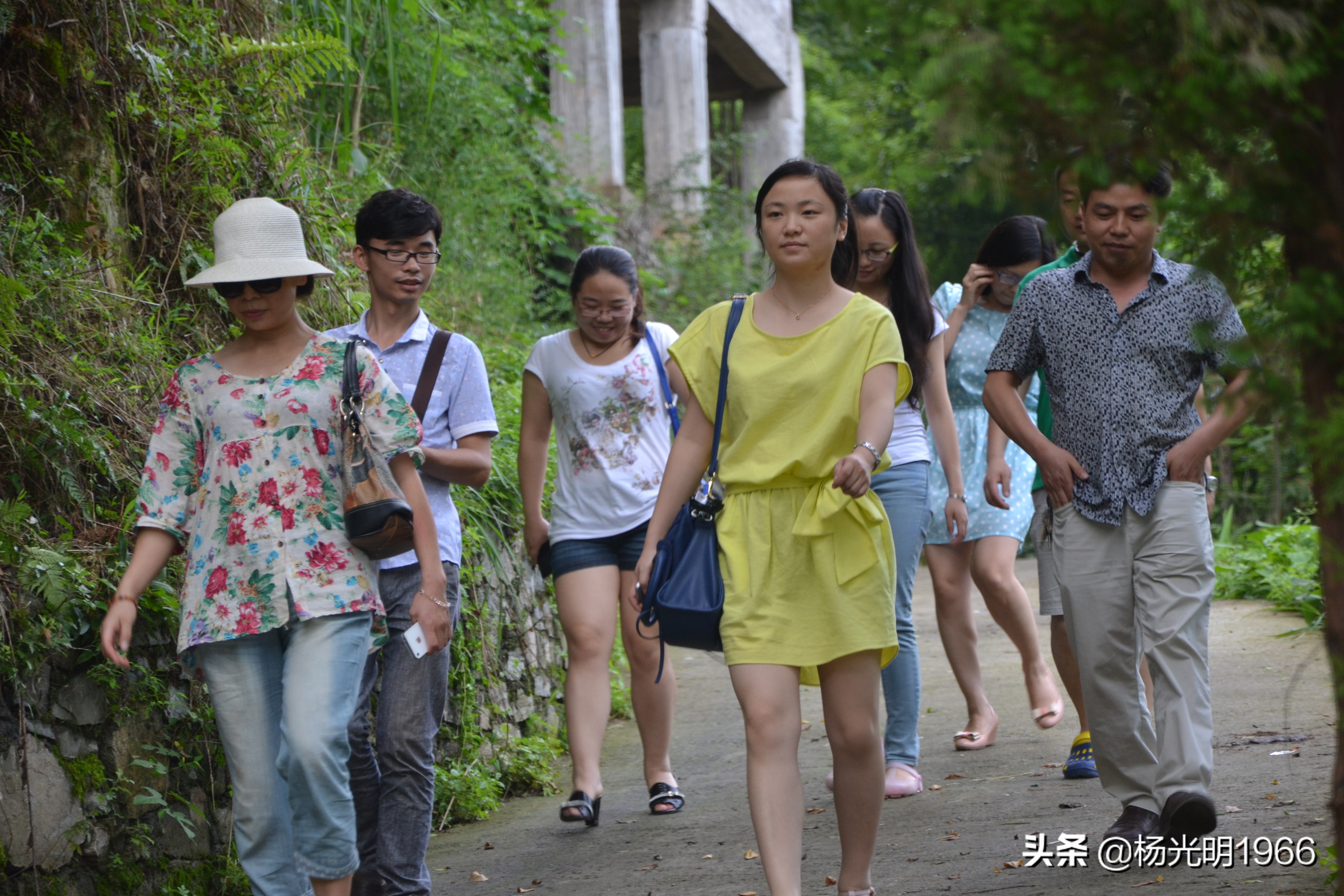 爱在苗乡女声完整版,爱在苗乡苗语版完整