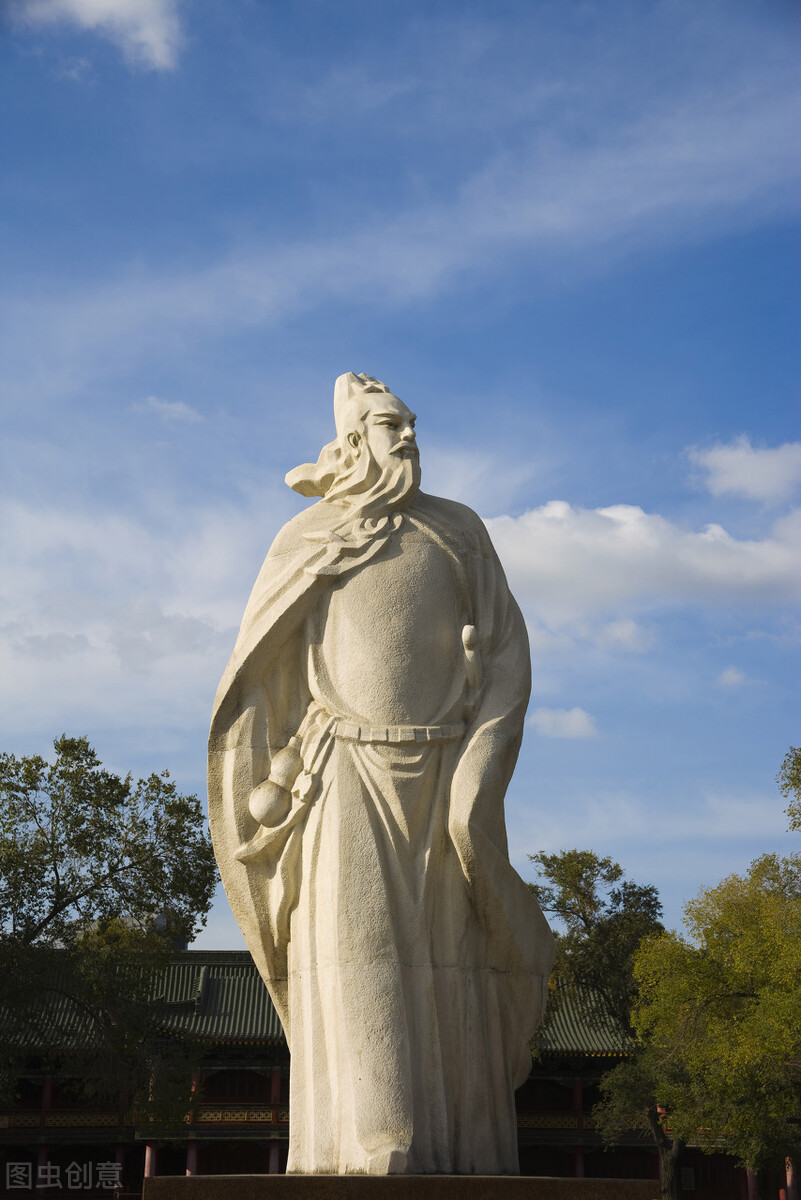 李白的诗里有没有关于月亮,李白最著名关于月亮的诗句有多少