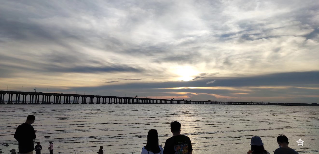 最美好的年纪活成了最糟糕的自己,在最好的年纪里过着最悲哀的生活