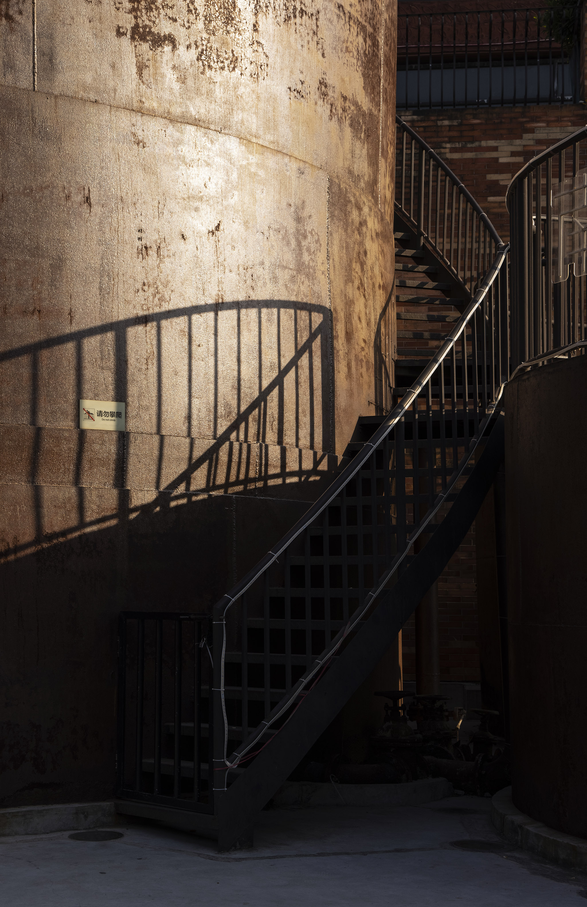 r5佳能24-70f2.8套机,佳能r5无反之战评测