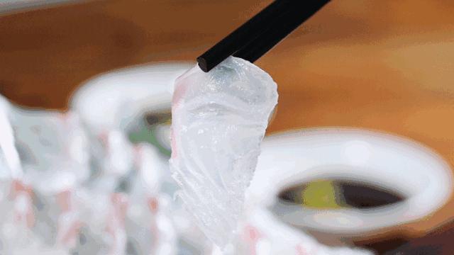 医生从人身上取出白色虫子,女子体内取出活虫只因爱吃这样菜