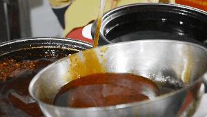 成都老苍蝇馆子一家没名字的冒菜,成都本地人吃的苍蝇馆子冒菜