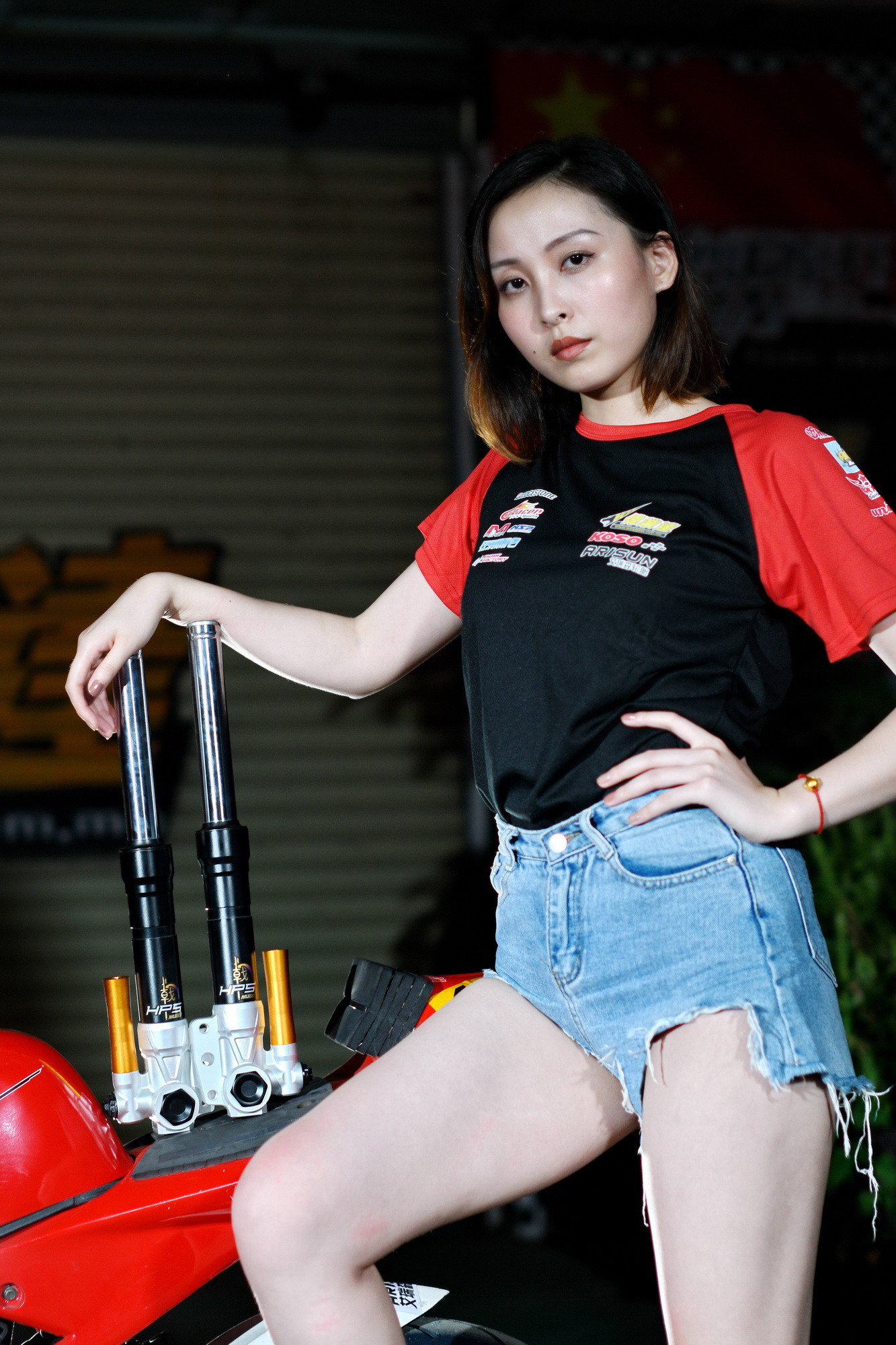 提高了稳定性与舒适度！野蛮公牛HPS前叉、XPS后减震