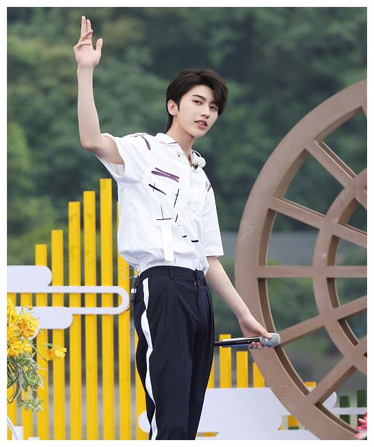 今日微博龚俊热搜,龚俊所有热搜