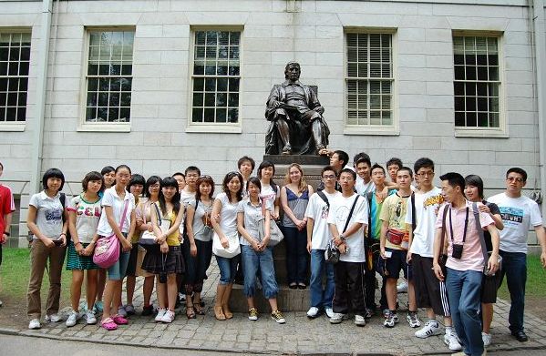 绵阳南山实验和南山双语哪个更好,绵阳南山中学和南山双语