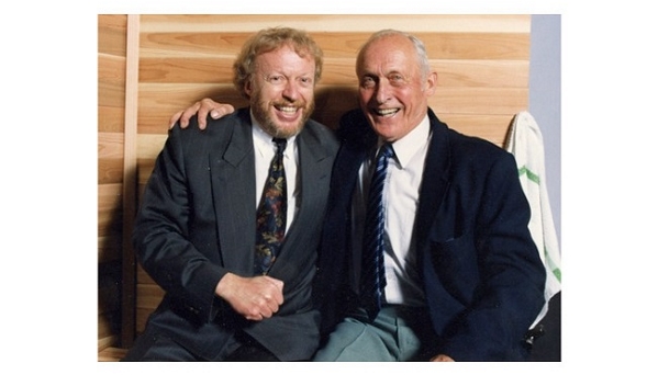 耐克是哪一年建立的,耐克以前是鬼冢虎的代工厂