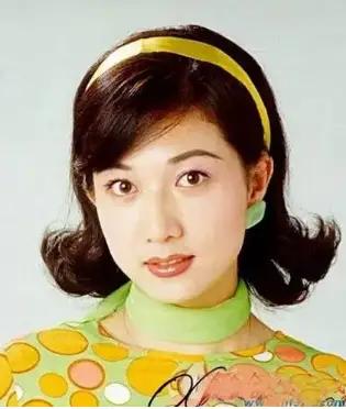 成龙对小龙女事件有回应吗 (小龙女事件对成龙的影响)