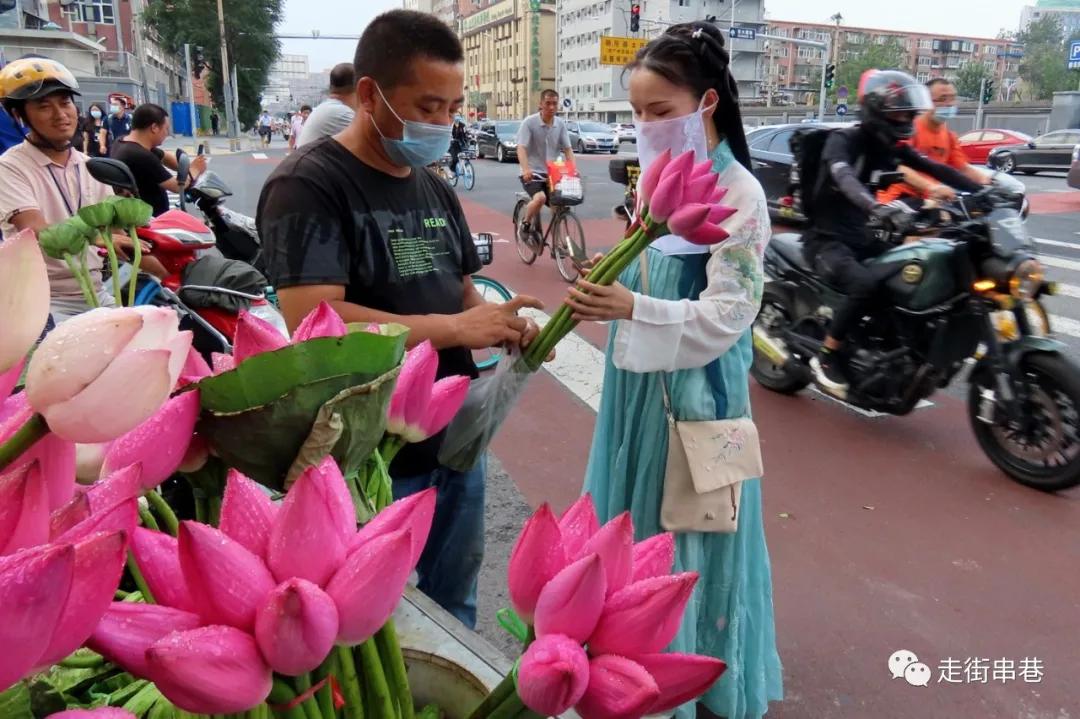 疫情期间还有人摆地摊吗,疫情期间摆摊生活的人