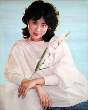 傅艺伟60岁再扮妲己,最美妲己傅艺伟近照