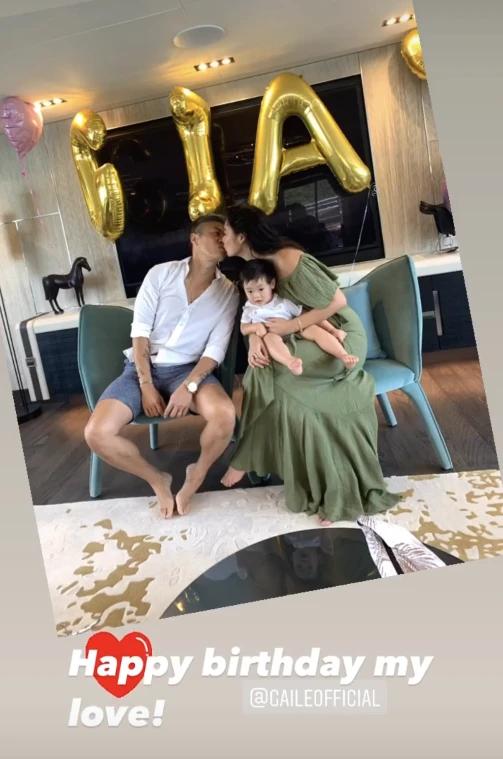 乐基儿40岁生日现场,乐基儿曝近照身材壮硕