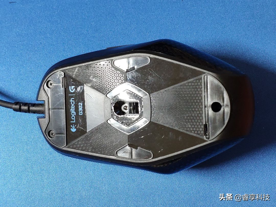 鼠标突然“不听使唤”无法吃鸡？原来是它坏了，可自己动手更换