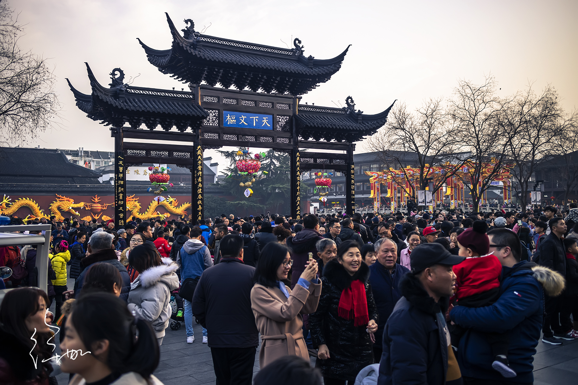 佳能eosm200夜景拍人像,佳能eosm200拍摄效果