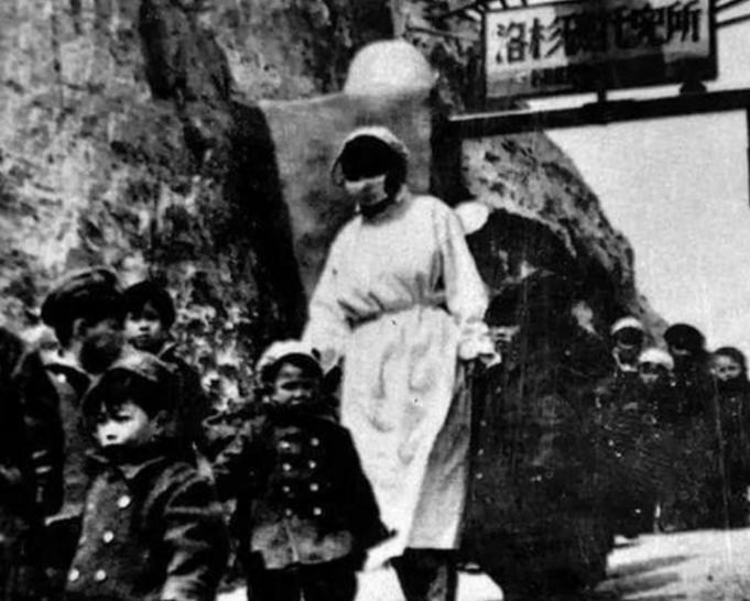 1986年*伯承刘**因病逝世，临终曾说：我是死也不瞑目，这是怎么回事