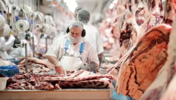 为了中国，澳洲跟美国“翻脸”了！多种农产品出口受阻，这回知道疼了？