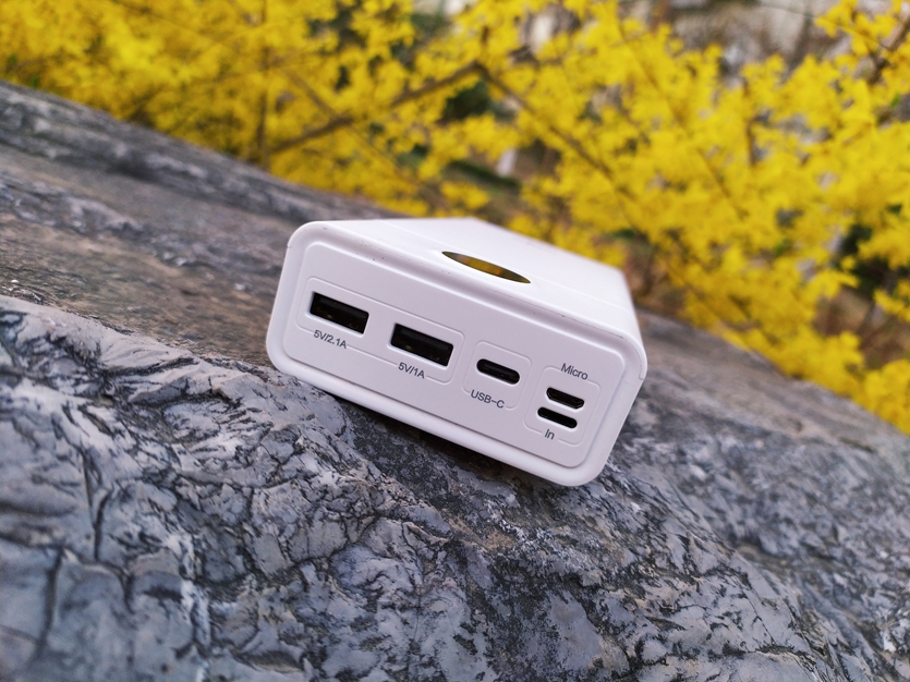 爱国者移动电源10000毫安价格,爱国者移动电源1万毫安快充版